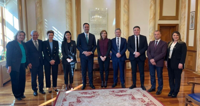 Konjufca takohet me Komisionin për Integrim Evropian të Kuvendit të Shqipërisë