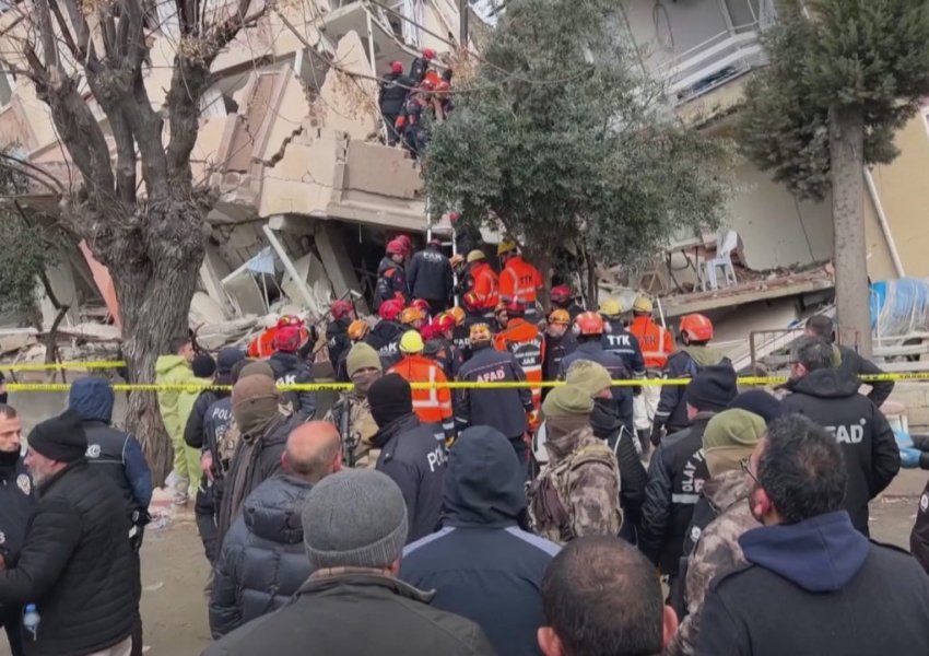 ‘E njëjta ndjenjë frike, i njëjti ankth’, banorët rrëfejnë tmerrin e tërmetit të ri në Turqi