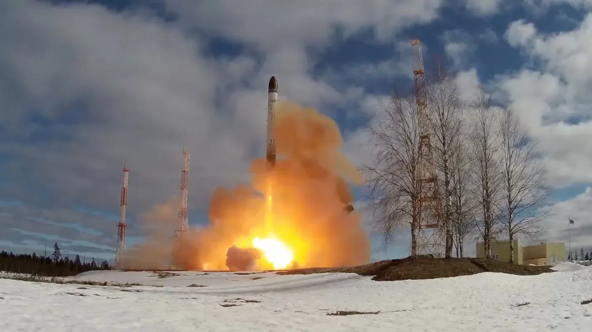 CNN: Rusia testoi raketës Satan II ndërsa Biden ishte në Kiev