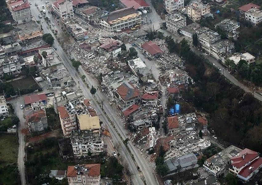 Turqi, numri i të vdekurve nga tërmetet e fuqishme arrin në 42 mijë