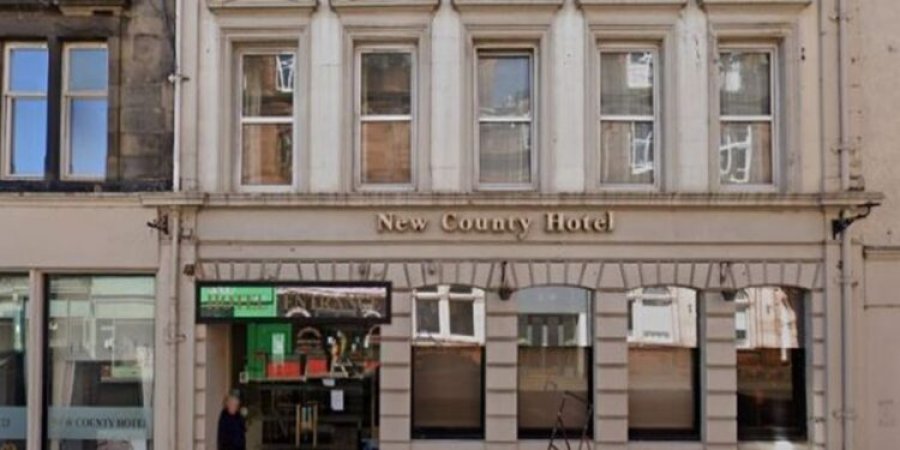 Shkrumbohet hoteli në Angli, tre viktima dhe 11 të plagosur