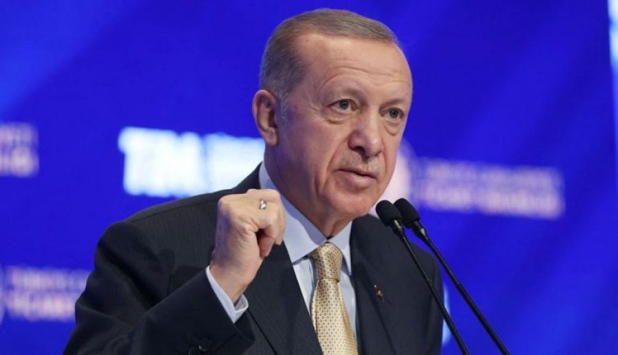 Politico/ Erdogan kërcënon të godasë aleaten e NATO-s! Po planifikon operacione luftarake për të qëndruar në pushtet