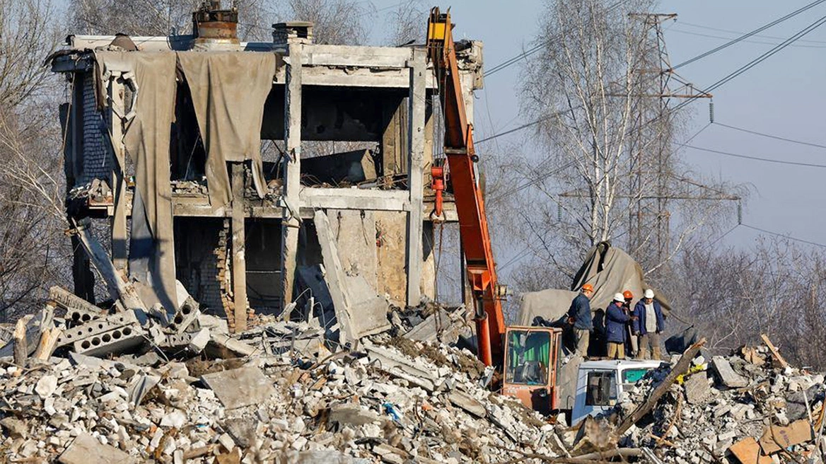 Një tjetër goditje vdekjeprurëse kundër rusëve, ukrainasit flasin për 500 viktima në Kherson