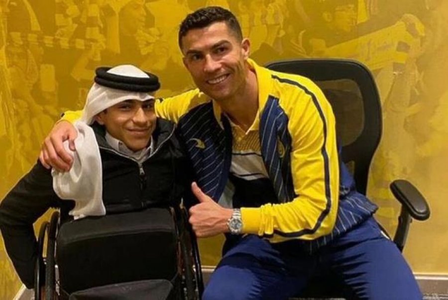 Ronaldo takon të riun me aftësi të kufizuara që recitoi Kuranin në ceremoninë hapëse të Kupës së Botës