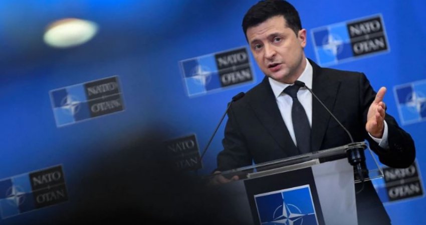 'Absurde' që NATO-ja të mos ia ofrojë Ukrainës anëtarësimin, thotë Zelensky