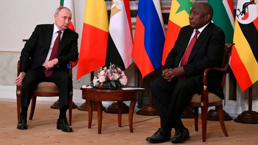 Afrika e Jugut kundërshton urdhër arrestin e Hagës: Nëse ndalojmë Putinin, jemi në luftë me Rusinë