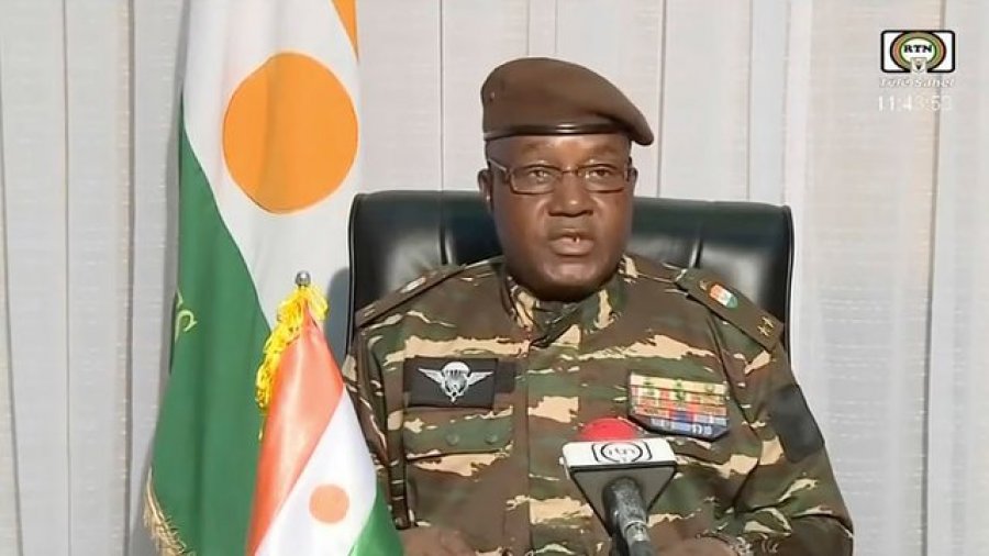 Roja presidenciale e Nigerit e shpall veten udhëheqës të shtetit, pas puçit