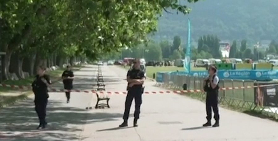 Sulm me thikë në një park lojrash në Francë, plagosen 8 fëmijë