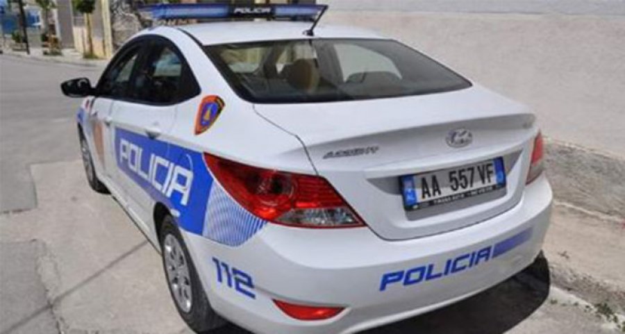 Aksident në Vlorë, makina përplas këmbësorin, shoqërohet shoferi