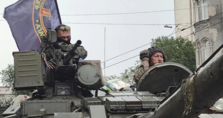 Grupi Wagner do t’i dorëzojë ushtrisë ruse pajisje ushtarake