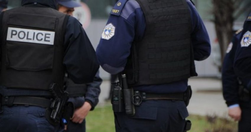 Policia flet për arrestimin e serbit për kontrabandimin me migrantë në Vërmicë