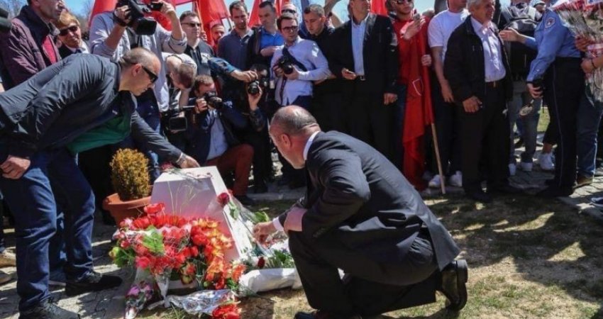 Haradinaj kujton dëshmorin Xhemajl Fetahaj e masakrën në familjen Gërxhaliu