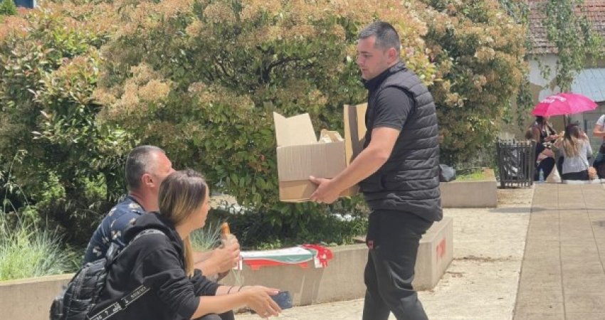 Protestuesve në Zubin Potok u dërgohet bukë në mënyrë të organizuar