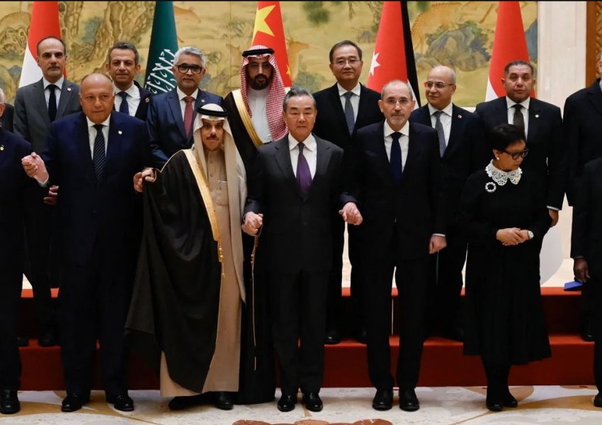 Udhëheqësit myslimanë mbërrijnë në Pekin, Kina bën thirrje për ndërhyrje urgjente në Gaza