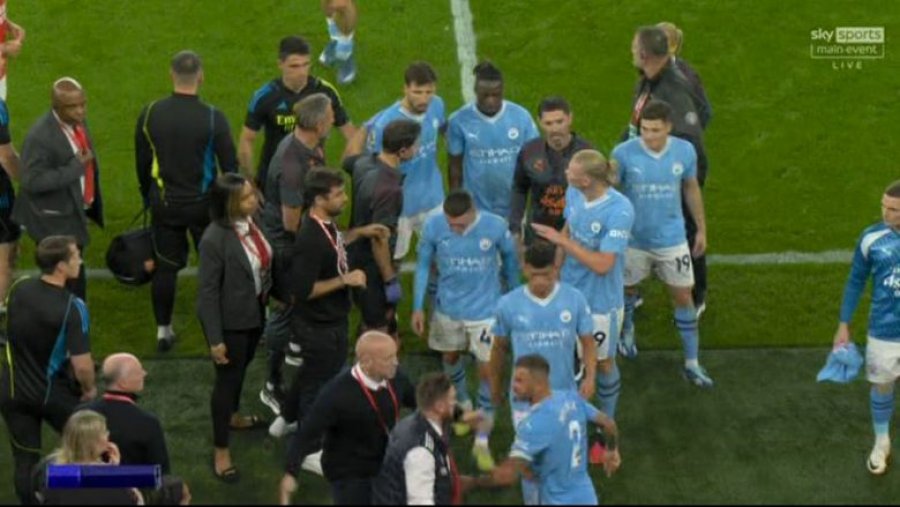 VIDEO/ Tension te Manchester City pas humbjes, Haland dhe Walker bëjnë sherr me stafin e Arsenalit