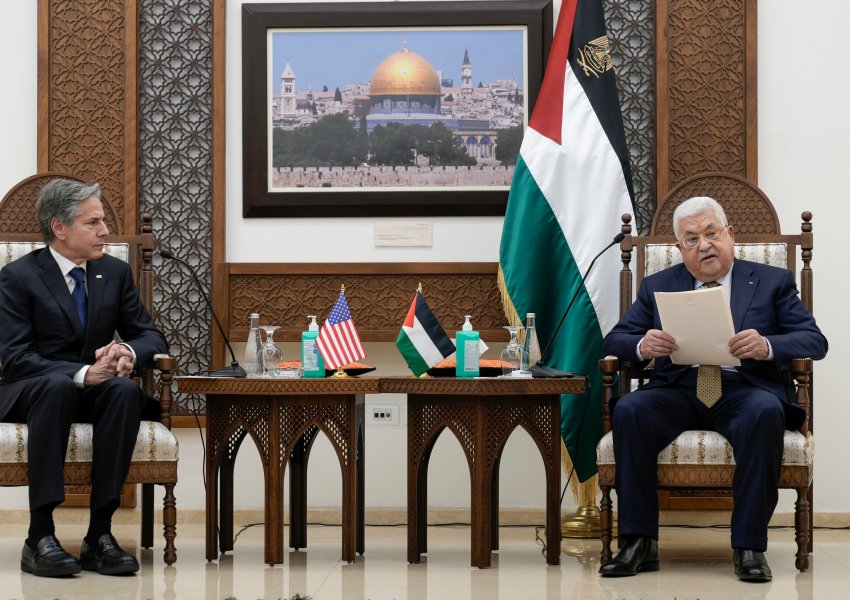 Blinken takohet me presidentin e Palestinës në Jordani