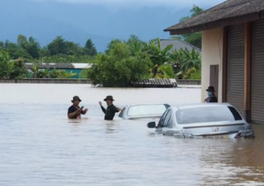 Përmbytje në Tajlandë, pesë të vdekur, shpallet gjendje e jashtëzakonshme në 32 provinca