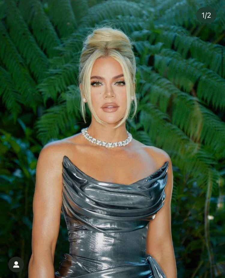 Khloé Kardashian choca internautas ao parecer em flagra de bastidores sem  make ou retoques, Celebridades