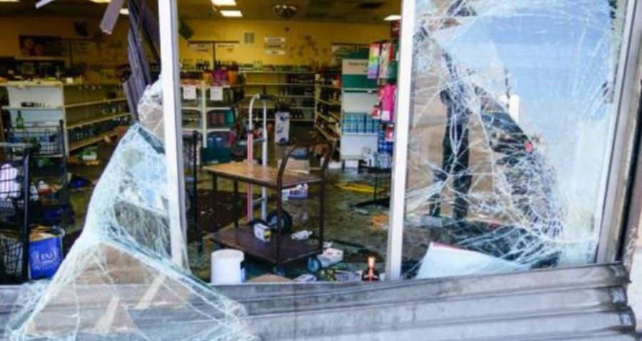 Kaos në Filadelfia/ Hajdutët bëjnë kërdinë nëpër dyqane, arrestohen 52 persona