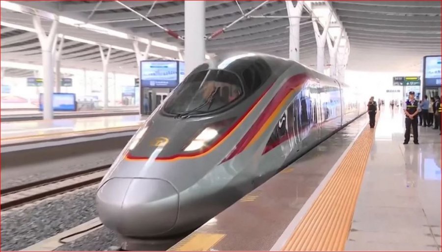 Kinë: Inaugurohet treni i parë me shpejtësi të lartë mbi ujë