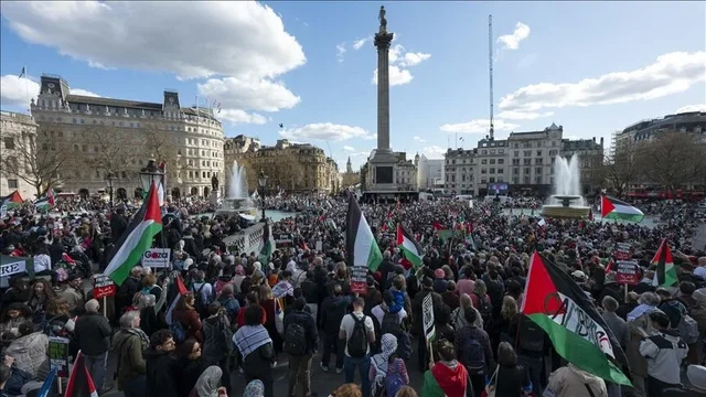 Mijëra njerëz u mblodhën në Londër për të protestuar kundër sulmeve izraelite
