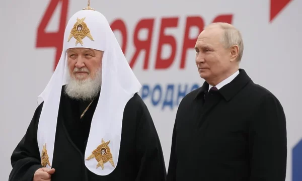 Patriarku i Moskës e përshkruan pushtimin e Ukrainës si ‘luftën e shenjtë’ të Rusisë