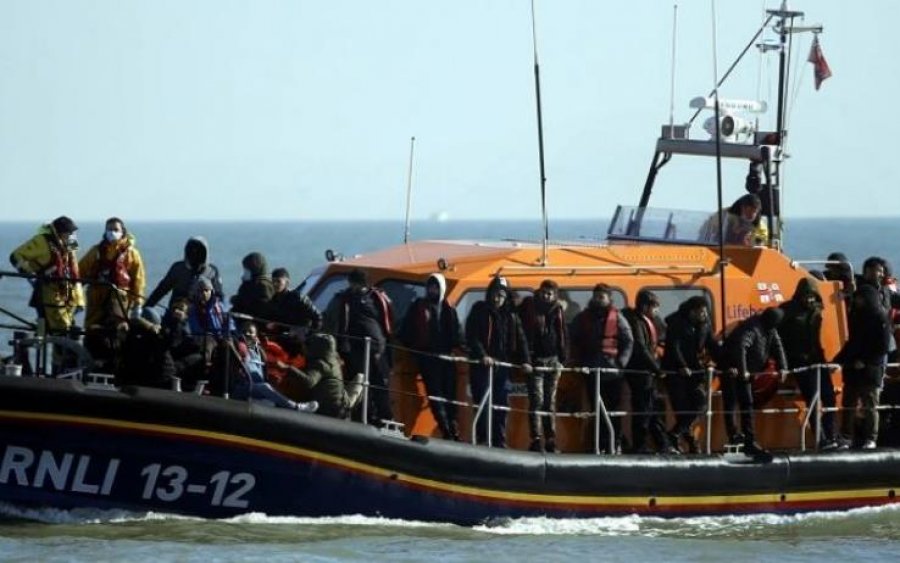 Rekord emigrantësh kaluan Kanalin Anglez në tremujorin e parë të 2024