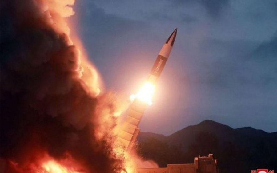 Koreja e Veriut vazhdon lëshimin e raketave balistike drejt Detit të Japonisë