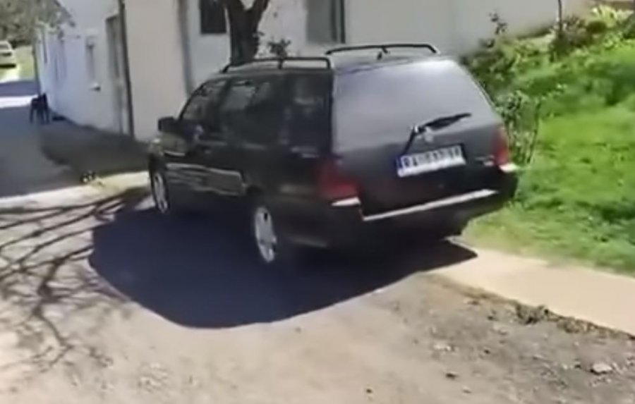 Serbit që iu gjet eksplozivi nën veturë në Leposaviq punon në institucionet e Kosovës
