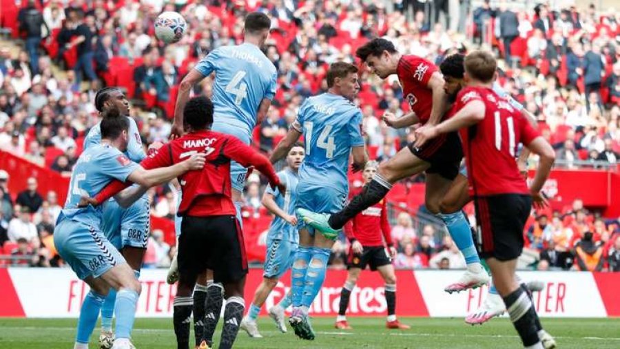 Man United eliminon me penallti Coventryn, kalon në finalen e FA Cup