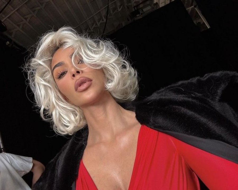 Fansat e gjykojnë Kim Kardashian për look-un e ri: Nuk do të jesh kurrë si Marilyn Monroe