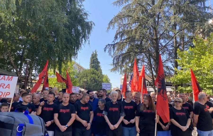 Nis protesta e shqiptarëve të Luginës kundër diskriminimit nga Beogradi