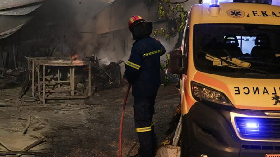 Një grua e vdekur nga zjarret në periferi të Athinës, njoftohet se dita sot është  më e rrezikshme