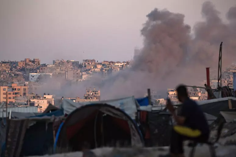 Hamasi: Armëpushimi në Gaza përfshin tërheqjen e plotë të Izraelit