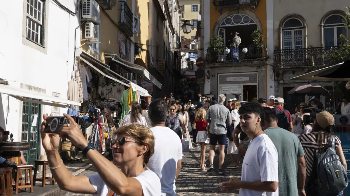 Si po e trajton dyndjen e turistëve, zona më e nxehtë e Lisbonës