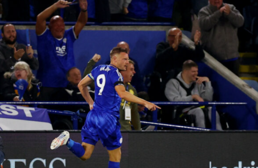 VIDEO/ Rikthimi i Jamie Vardy në Premier League: Shënon gol dhe pastaj tallet keq me tifozët e Tottenhamit