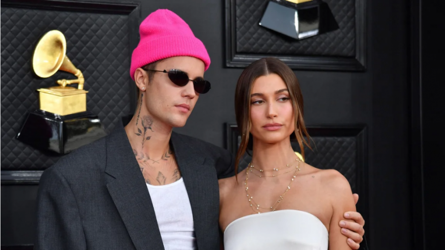 Hailey and Justin Bieber bëhen prindër për herë të parë