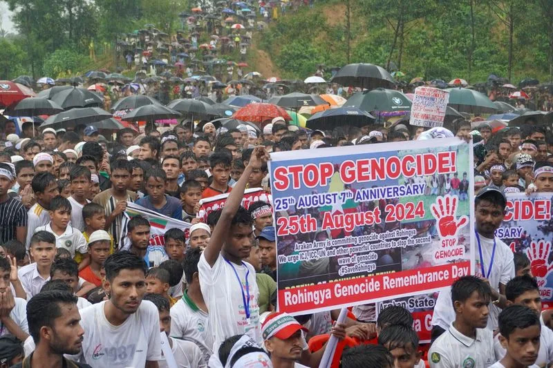 Rohingya kërkojnë t'i jepet fund dhunës në përvjetorin e shtatë të arratisjes