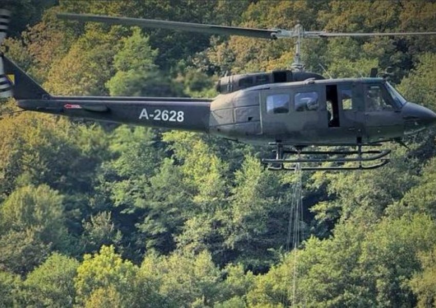 VIDEO/ Rrëzohet një helikopter i ushtrisë së Bosnjës, ekuipazhi shpëton