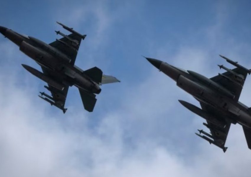 Ukraina konfirmon se një avion i saj F-16 u rrëzua gjatë një sulmi rus 