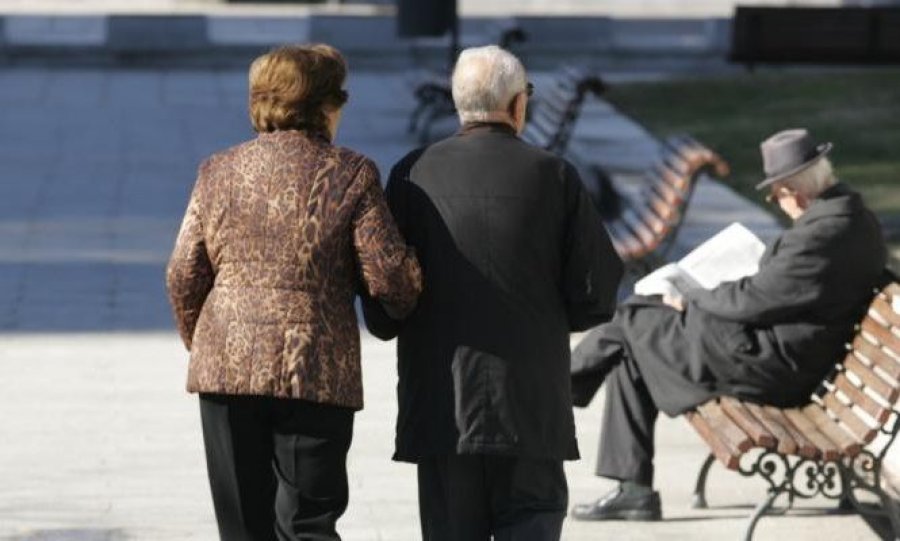 'Pa ndihmën e fëmijëve do ishim të vdekur'/ Flasin pensionistët pas indeksimit të pensioneve me 4.1 përqind