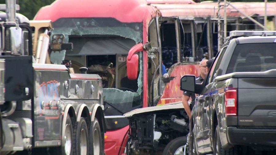 7 të vdekur dhe të tjerë të plagosur, autobusi turistik përmbyset në Misisipi