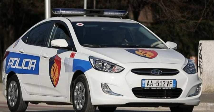 Digjen me benzinë lokali dhe makinat e 62-vjeçarit në Lezhë, shpallet në kërkim një person (EMRI)