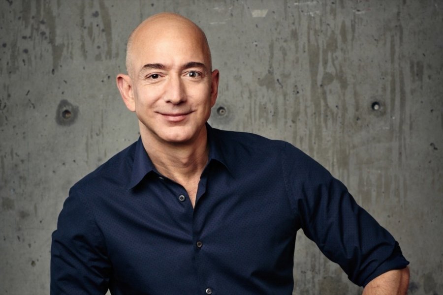 Jeff Bezos shet aksionet e Amazon për një shifër ‘të frikshme’