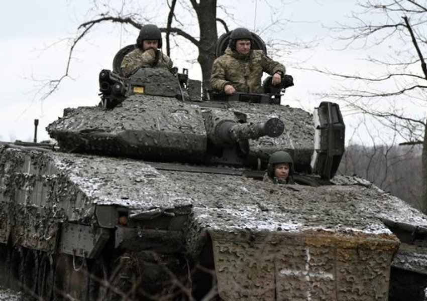 Suedia i dhuron Ukrainës ndihmë ushtarake në vlerë 680 milionë dollarë
