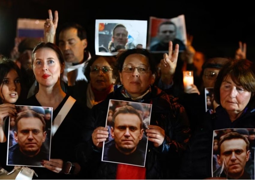 Mbi 67.000 rusë kërkojnë zyrtarisht që trupi i Navalnyt t’i kthehet familjes