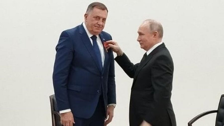Putin nderon homologun e tij Dodik, me Urdhrin Aleksandra Nevskog