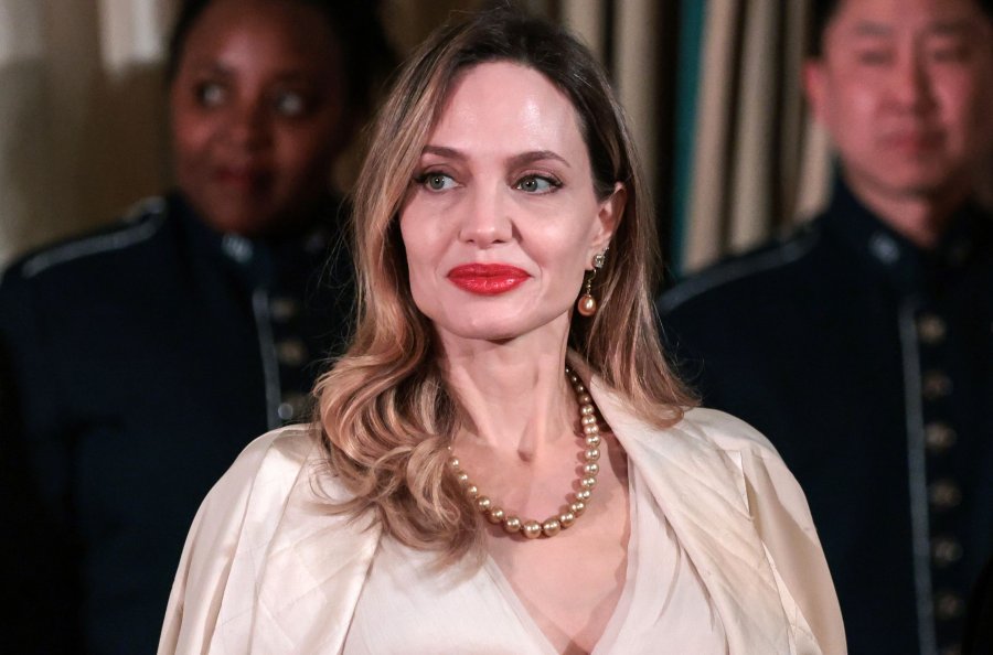 Transformimi i flokëve të Angelina Jolie do ju frymëzojë të lyeni flokët