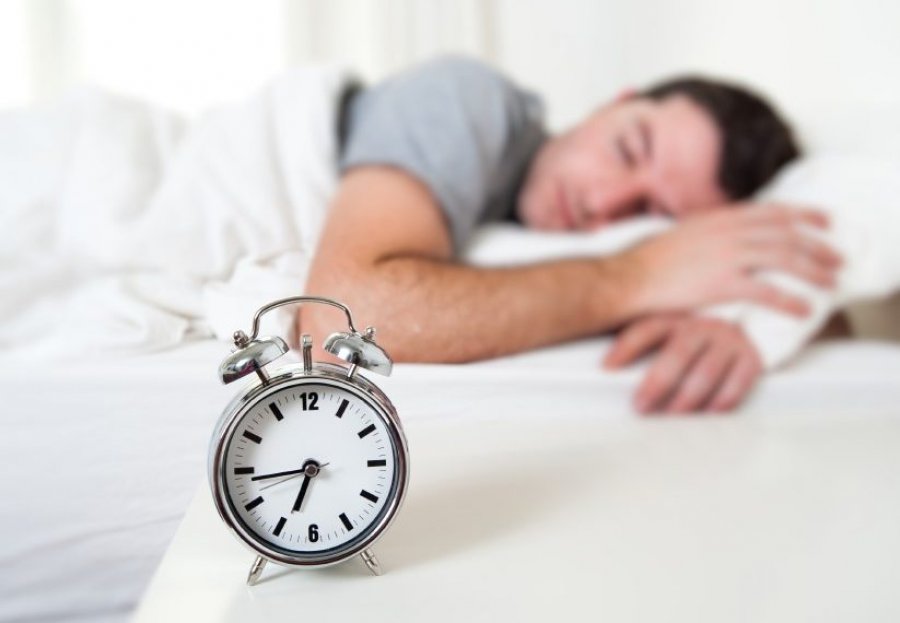 Si ndikojnë oraret e gjumit në rrezikun për tu goditur nga sulmet në zemër 