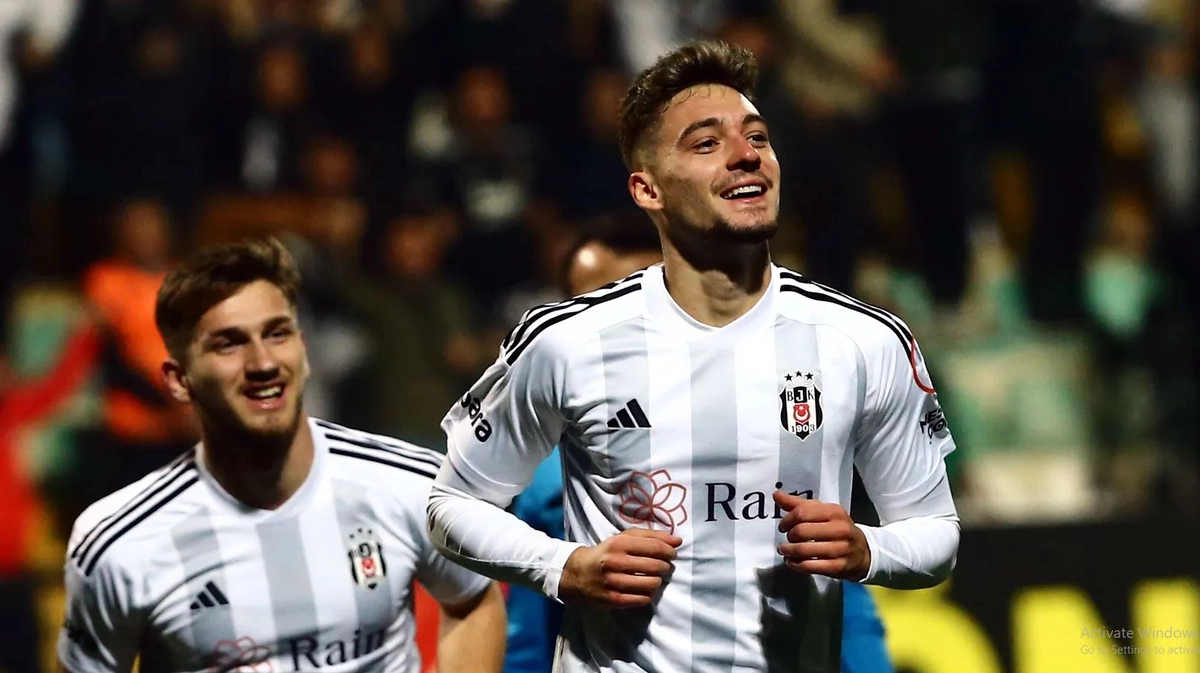 Shënoi golin e parë me Besiktas, Ernest Muçi mes më të mirëve në Turqi